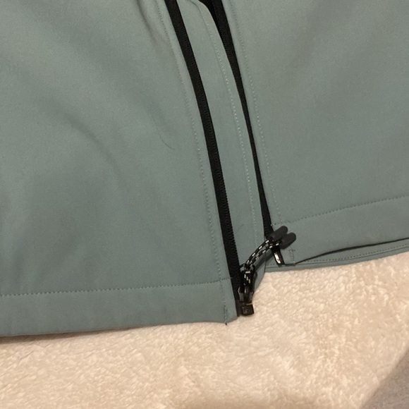 Teal women’s new with tags winter vest with zippered pockets - Picture 5 of 11